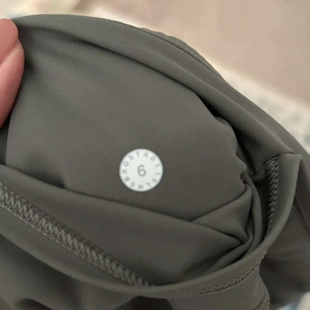 Lululemon Base Pace High-Rise Pocket Tight 25” – Dark Olive – Size 6 - Picture 6 of 6